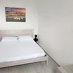 Nuovo 2 Tra E Maranello Ferrari Apartment *