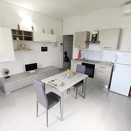 Nuovo 2 Tra E Maranello Ferrari