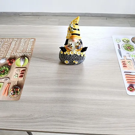 Nuovo 2 Tra E Maranello Ferrari Modena